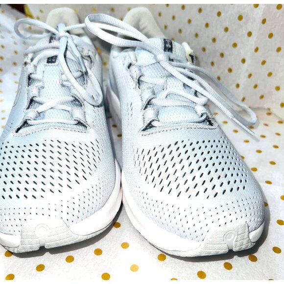 Under Armour Womens Charged Escape 3 Sneakers 11 Light Gray Breathable Mesh - Picture 3 of 7